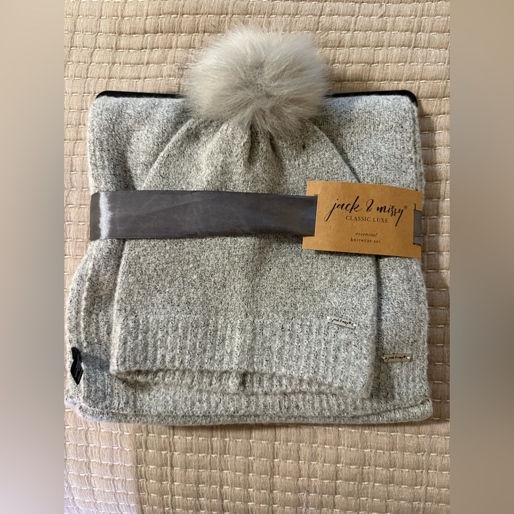 Jack & Missy Gray Knit Hat and Scarf Set